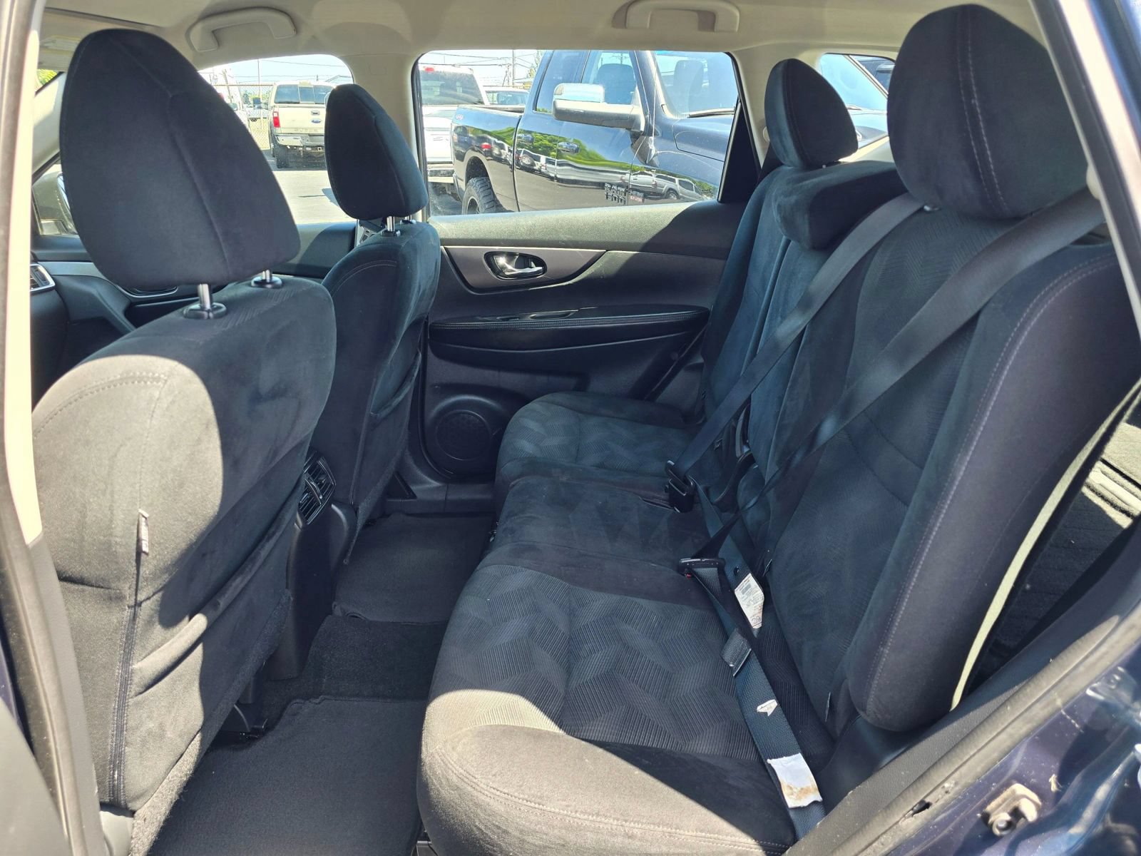 Used 2016 Nissan Rogue S FWD image 17