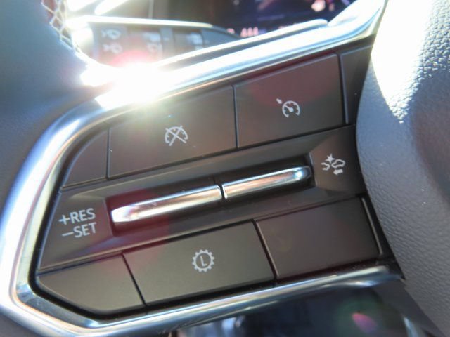 Used 2025 Chevrolet Traverse LT AWD/4WD image 16