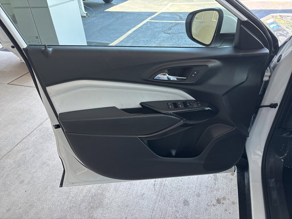 New 2026 Chevrolet Trax LT w/ Driver Confidence Package image 6