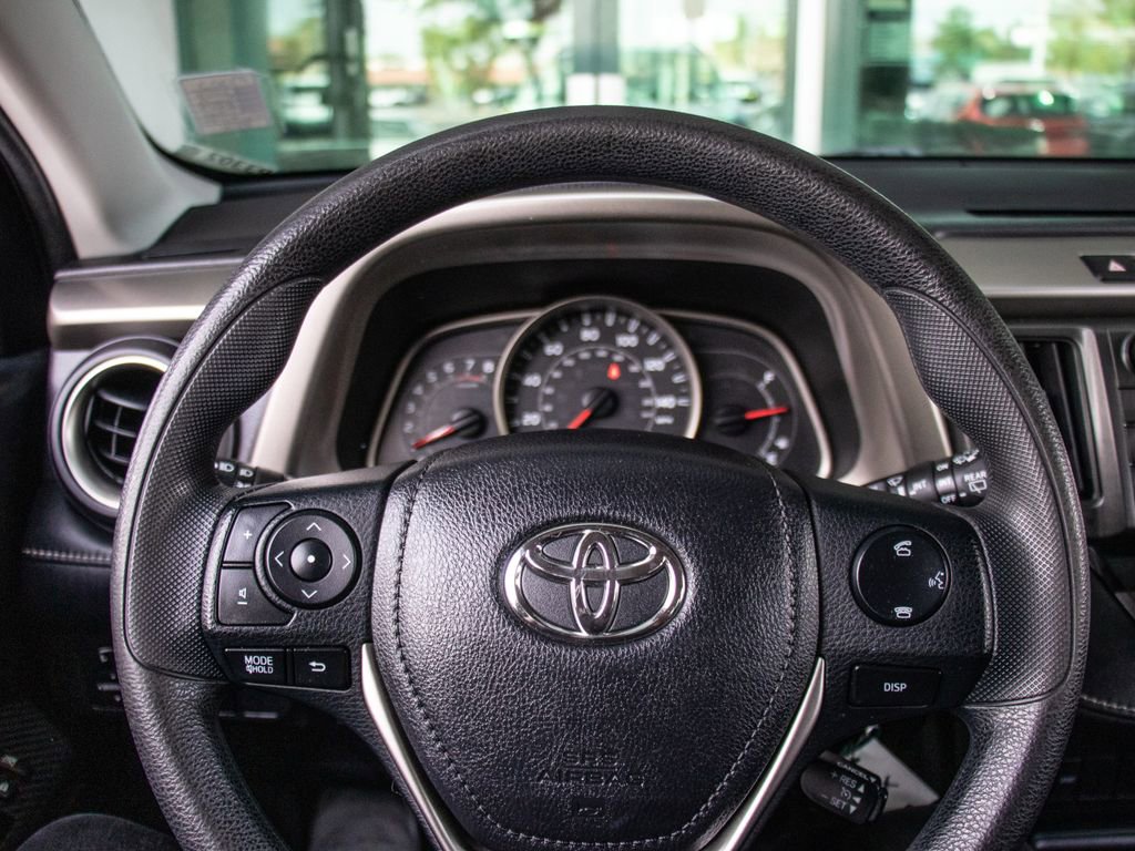 Used 2014 Toyota RAV4 XLE AWD/4WD image 13