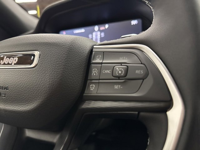 New 2025 Jeep Grand Cherokee Laredo X w/ Luxury Tech Group I image 14