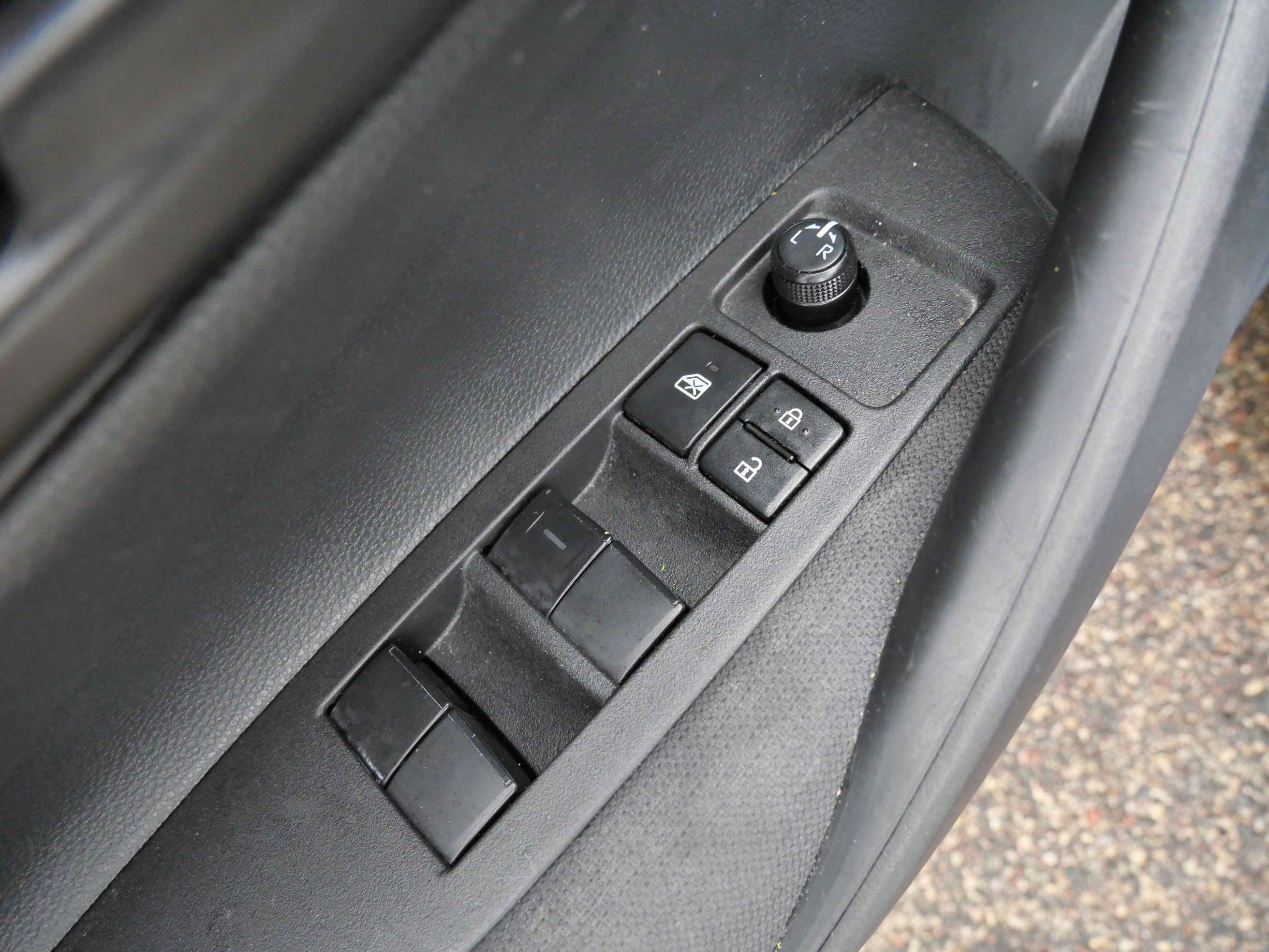Certified 2025 Toyota Corolla LE FWD image 20