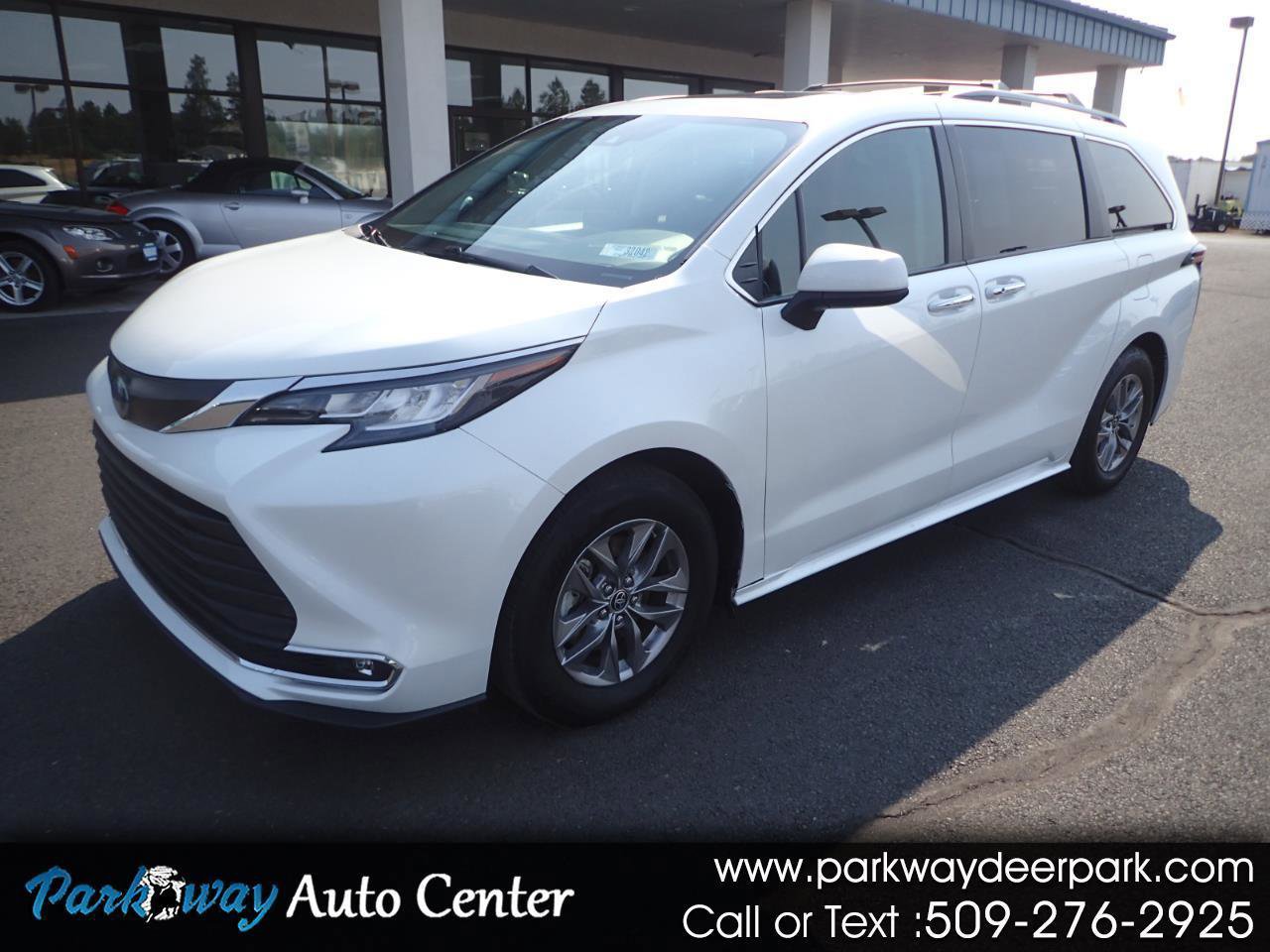 Used 2022 Toyota Sienna XLE FWD image 1