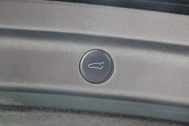 Used 2021 Tesla Model Y Long Range image 31