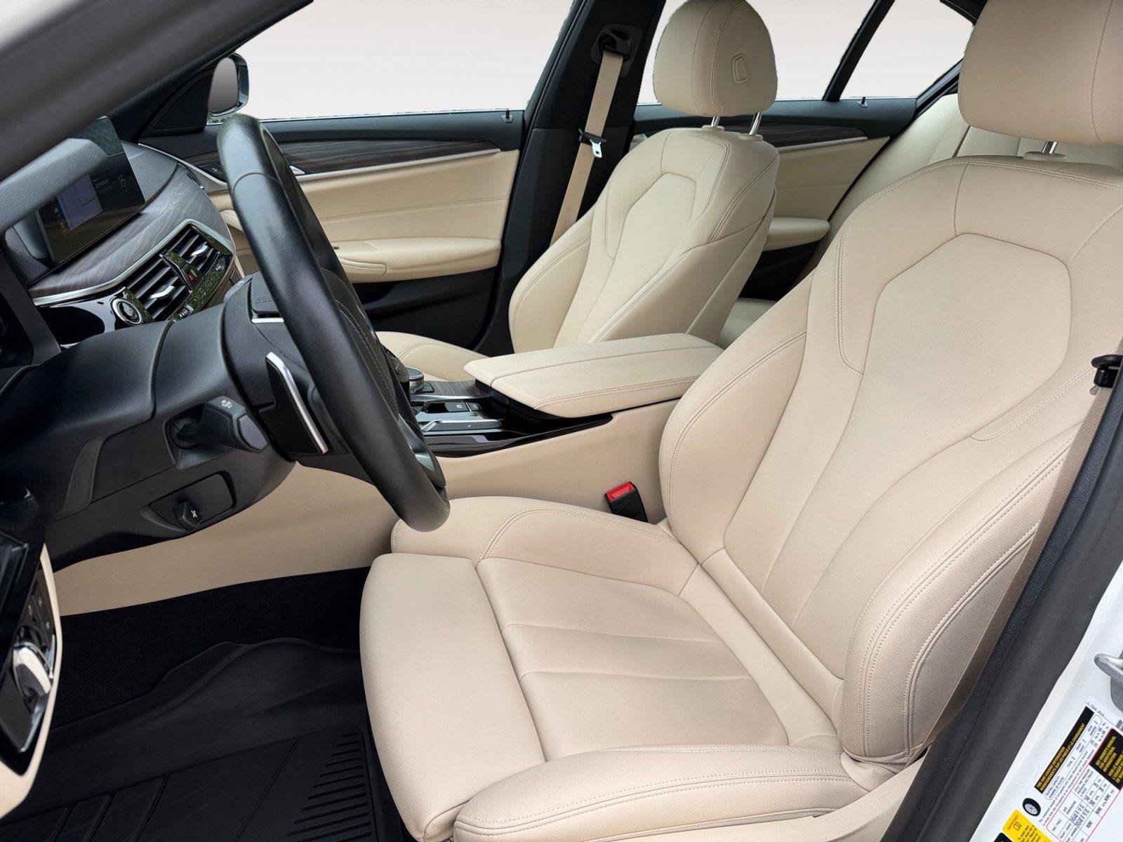 Used 2020 BMW 530i xDrive w/ Convenience Package AWD/4WD image 10