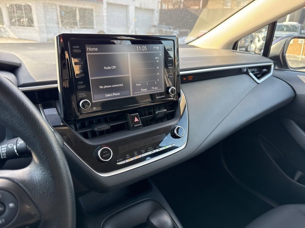 Certified 2022 Toyota Corolla LE image 28