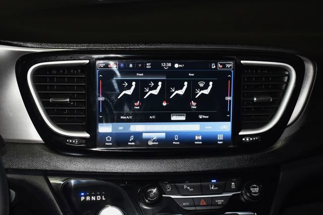 Certified 2025 Chrysler Pacifica Select image 17