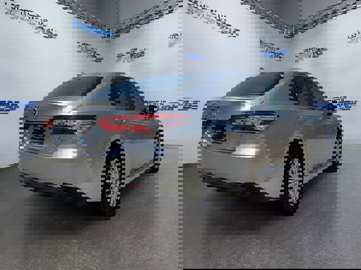 Used 2020 Toyota Camry LE image 5