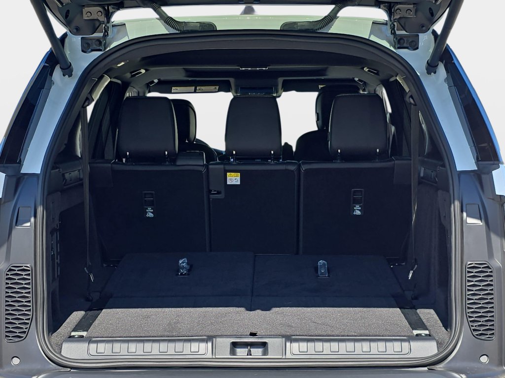 New 2026 Land Rover Discovery S AWD/4WD image 12