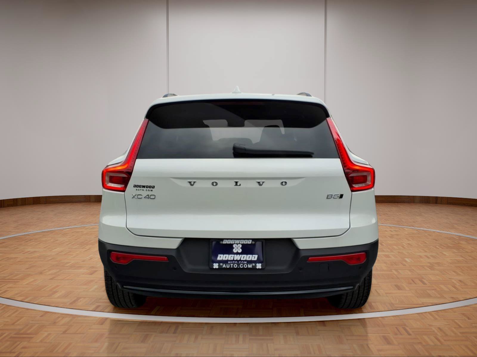 New 2026 Volvo XC40 B5 Plus w/ Protection Package Premier AWD/4WD image 5