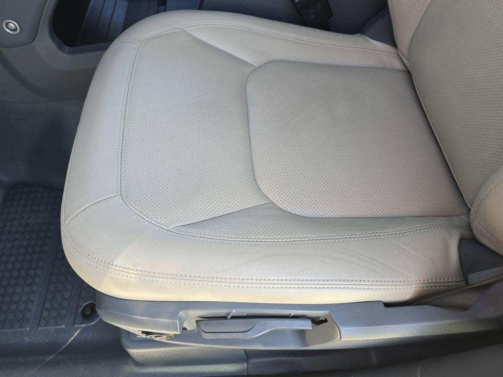 Certified 2023 Land Rover Defender 110 S image 31