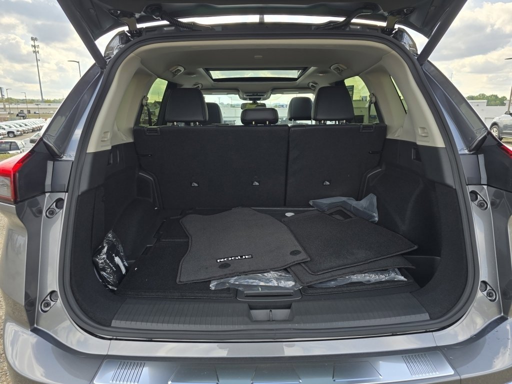 New 2026 Nissan Rogue Platinum w/ Platinum Premium Package image 11