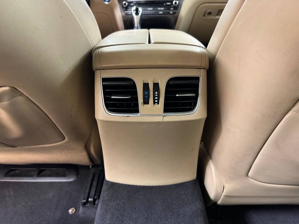 Used 2015 Hyundai Genesis 3.8 w/ Option Group 02 image 17