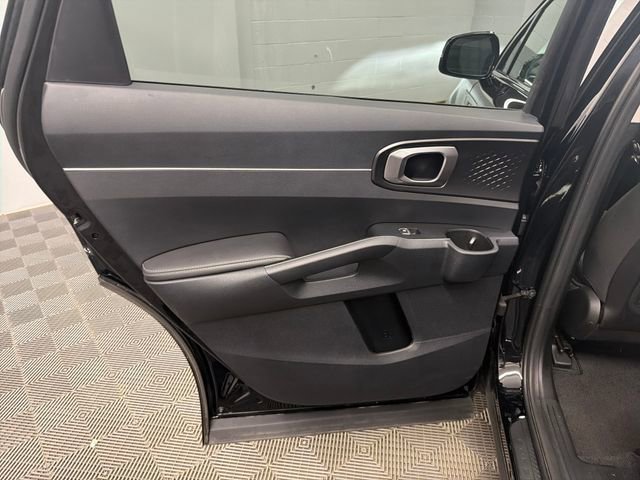 Certified 2023 Kia Sorento LX AWD/4WD image 14