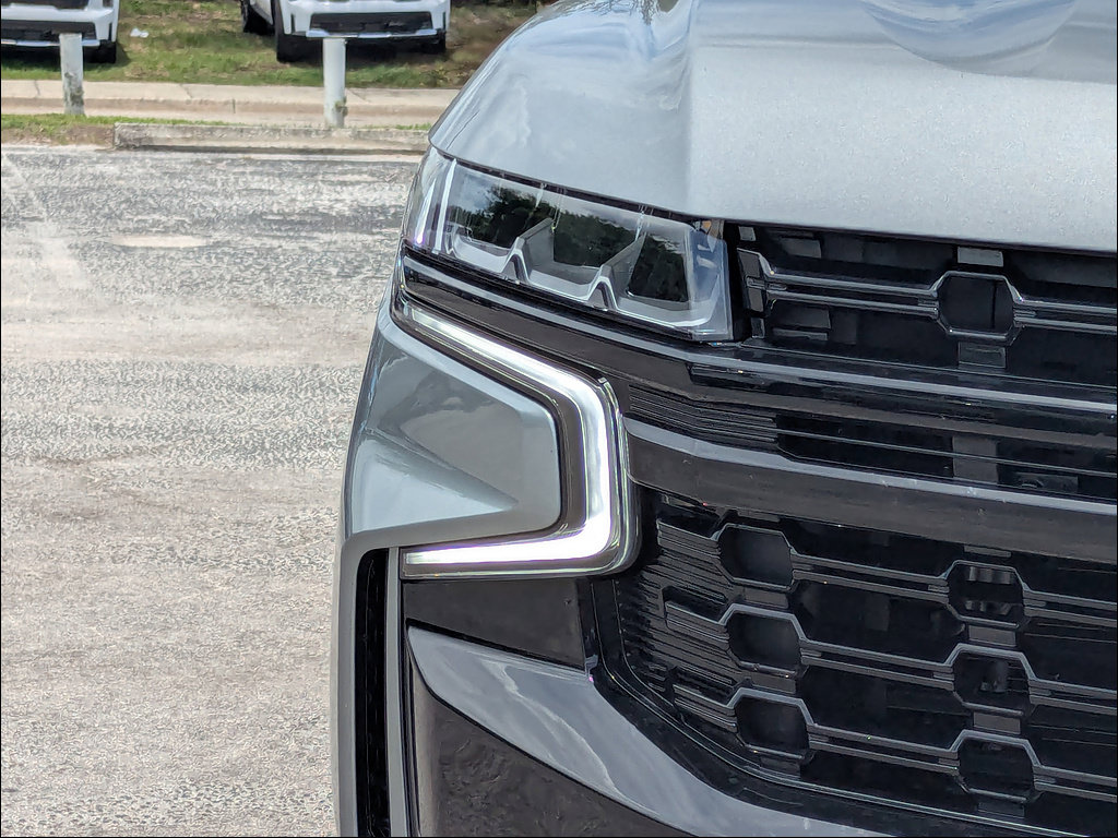 Used 2023 Chevrolet Tahoe Z71 w/ Luxury Package AWD/4WD image 10