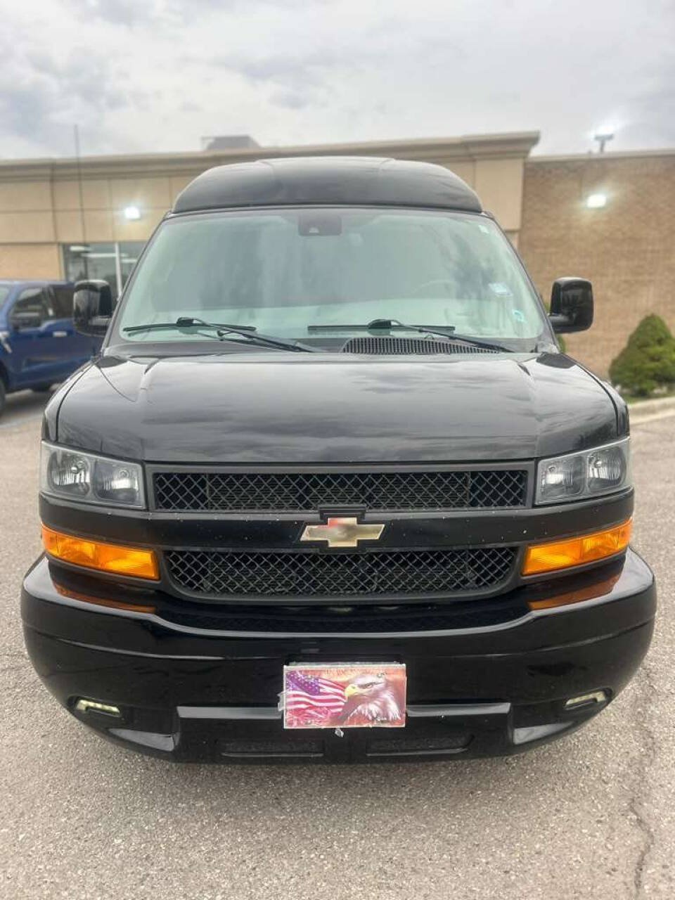 Used 2019 Chevrolet Express 2500 Extended w/ Enhanced Convenience Package RWD image 2