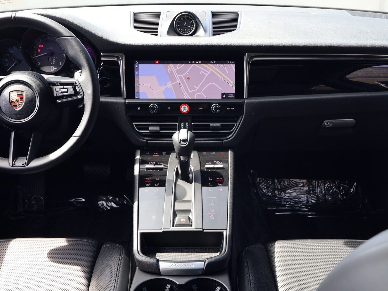 Certified 2025 Porsche Macan image 20