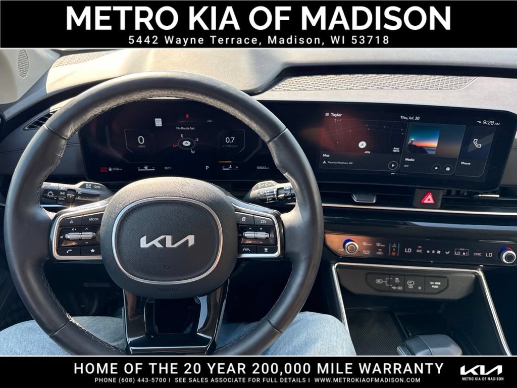 Used 2025 Kia Carnival SX Prestige FWD image 17