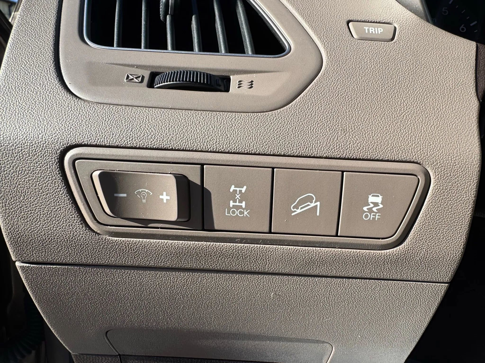 Used 2013 Hyundai Tucson GLS image 16