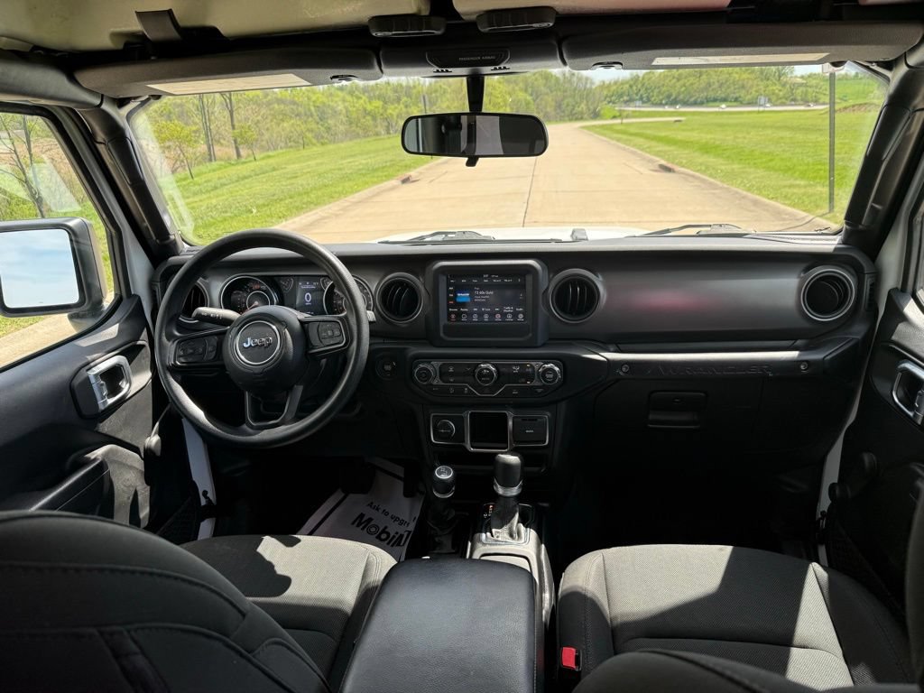 Used 2023 Jeep Wrangler Unlimited Sport AWD/4WD image 17
