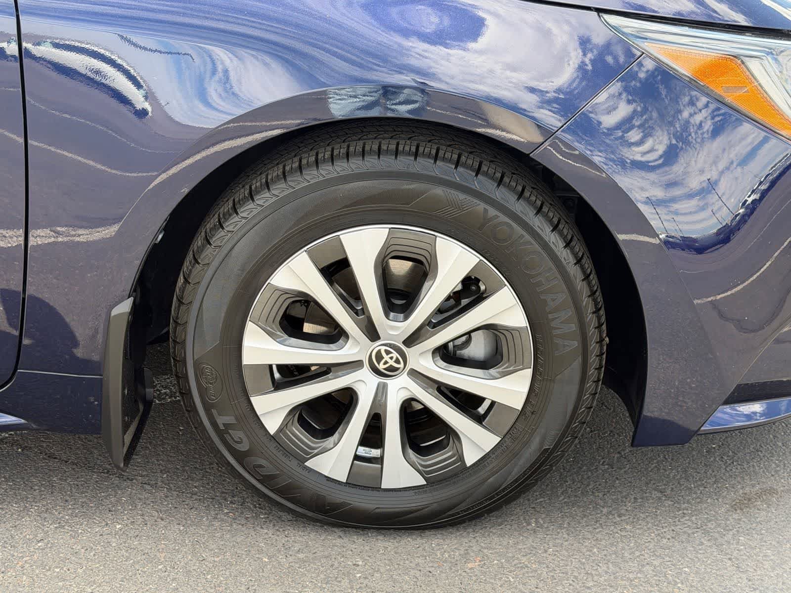 Used 2022 Toyota Corolla LE w/ Premium Interior Package image 10