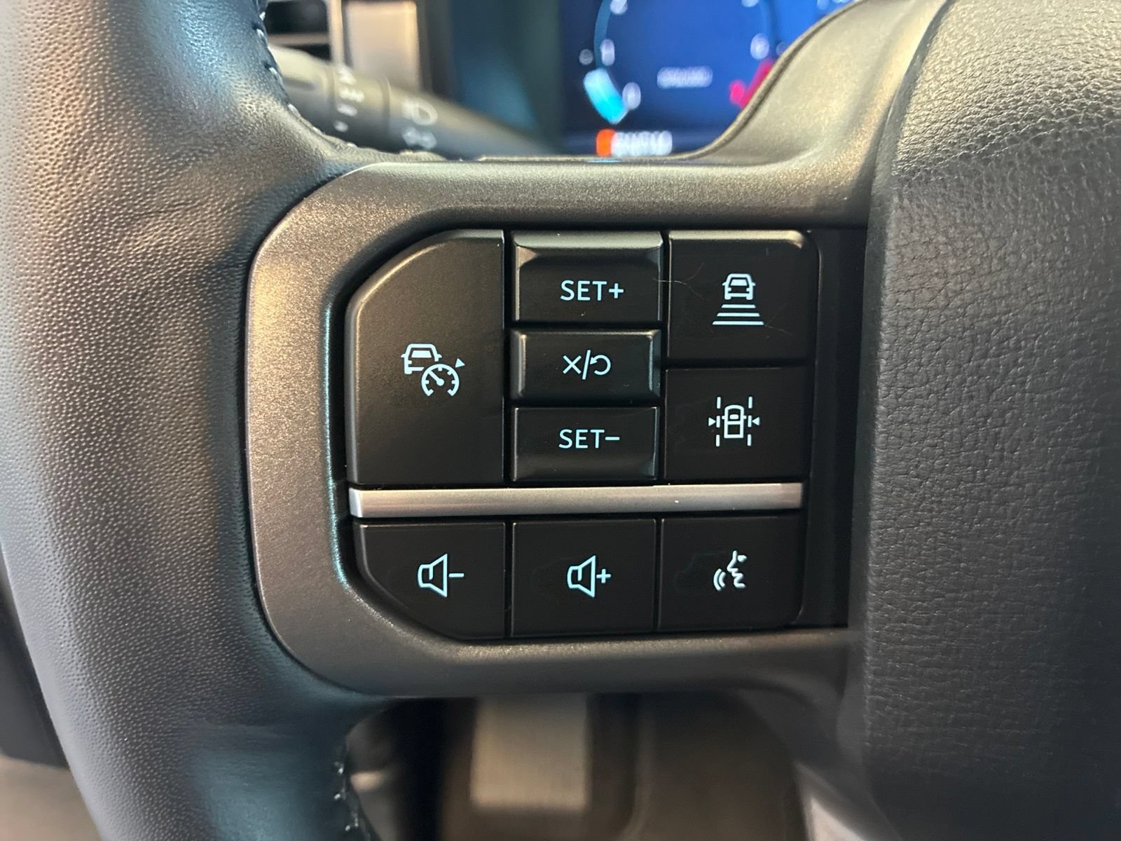 Used 2024 Ford F150 Lariat AWD/4WD image 16