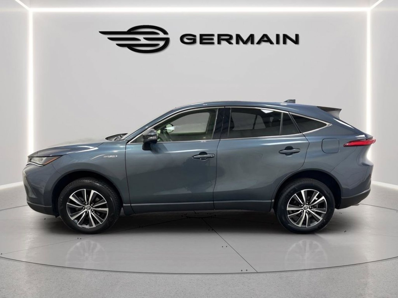 Used 2021 Toyota Venza LE AWD/4WD image 4