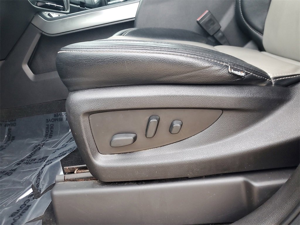 Used 2018 Chevrolet Silverado 1500 LT w/ Texas Edition image 15