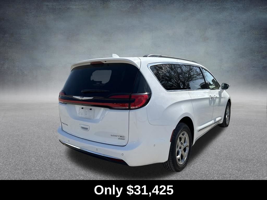 Used 2022 Chrysler Pacifica Limited image 4