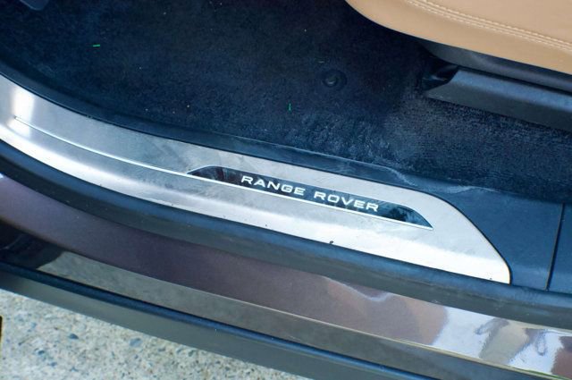 Used 2025 Land Rover Range Rover Long Wheelbase SE AWD/4WD image 36