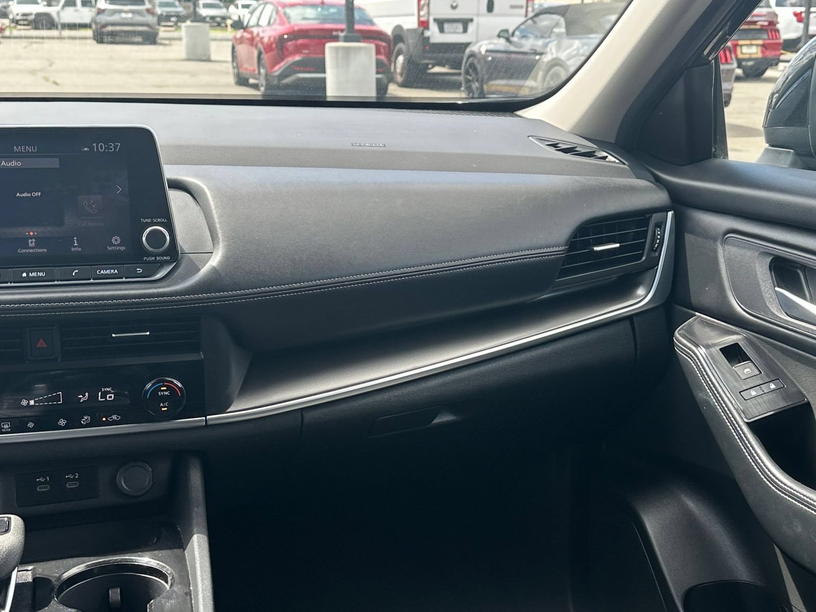 Used 2025 Nissan Rogue SV FWD image 37
