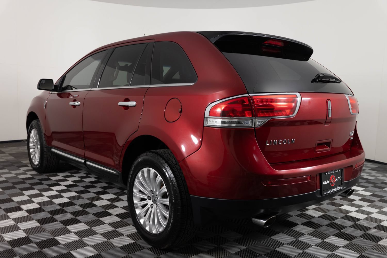 Used 2013 Lincoln MKX AWD image 4