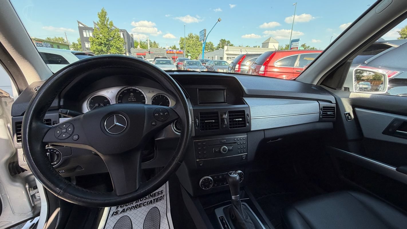 Used 2010 Mercedes-Benz GLK 350 4MATIC image 8