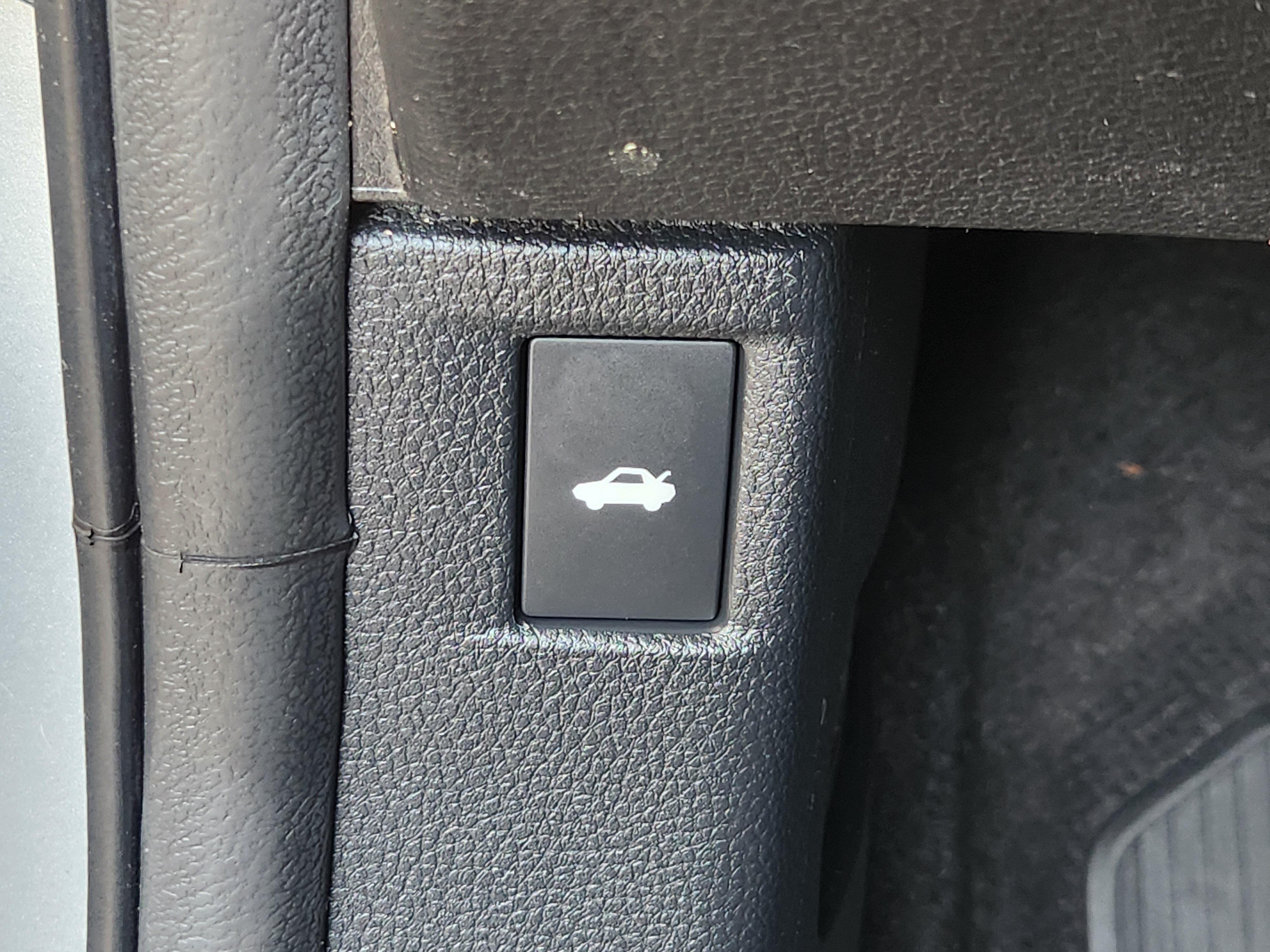 Certified 2024 Honda Accord EX image 25