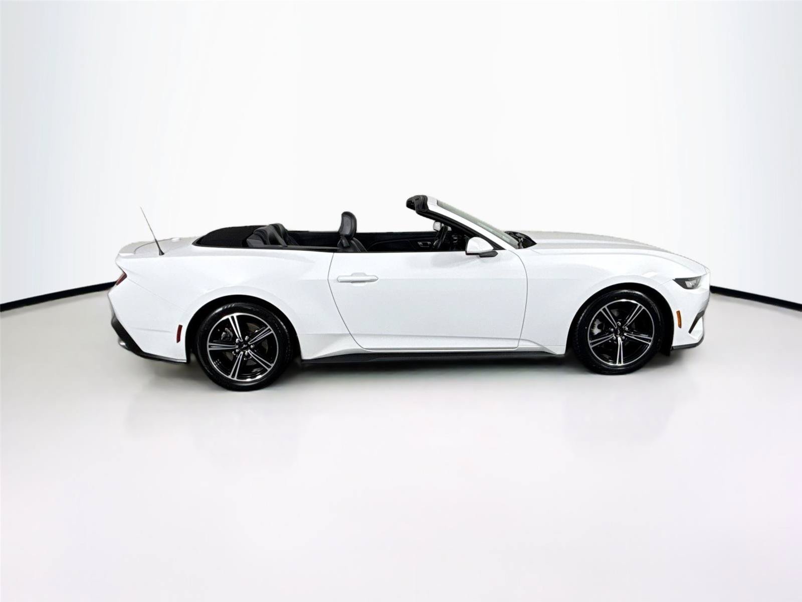 Used 2025 Ford Mustang Premium RWD image 14