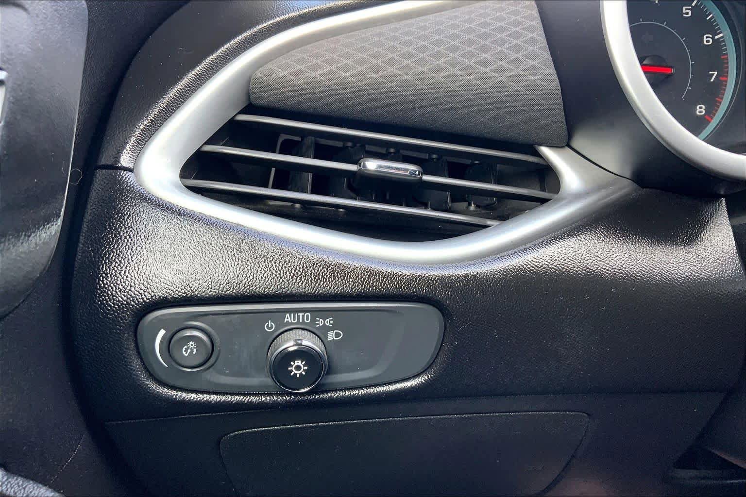 Used 2019 Chevrolet Malibu LS FWD image 35