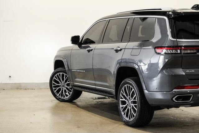 Used 2023 Jeep Grand Cherokee L Summit AWD/4WD image 33