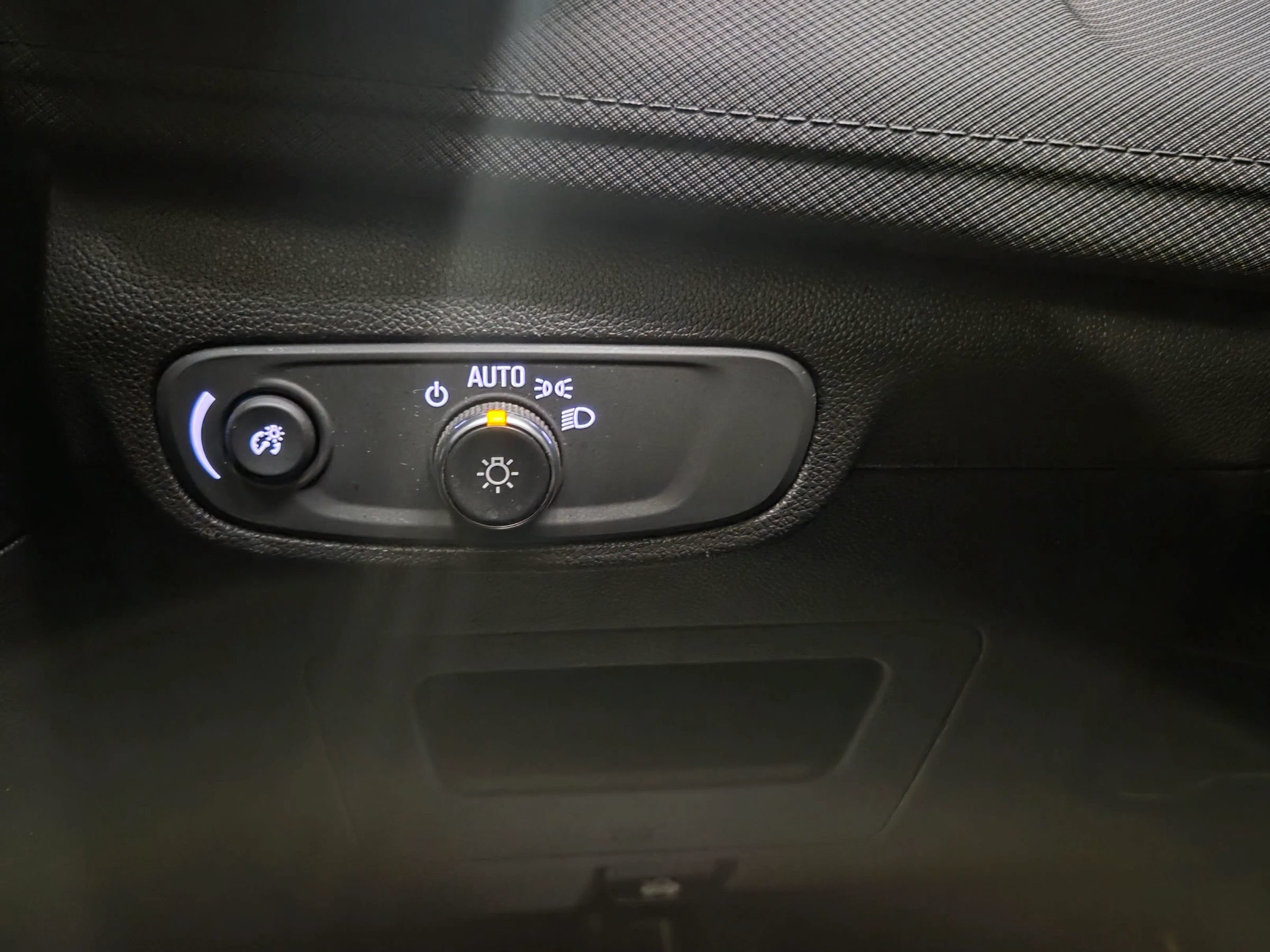 Used 2025 Chevrolet TrailBlazer LT AWD/4WD image 22