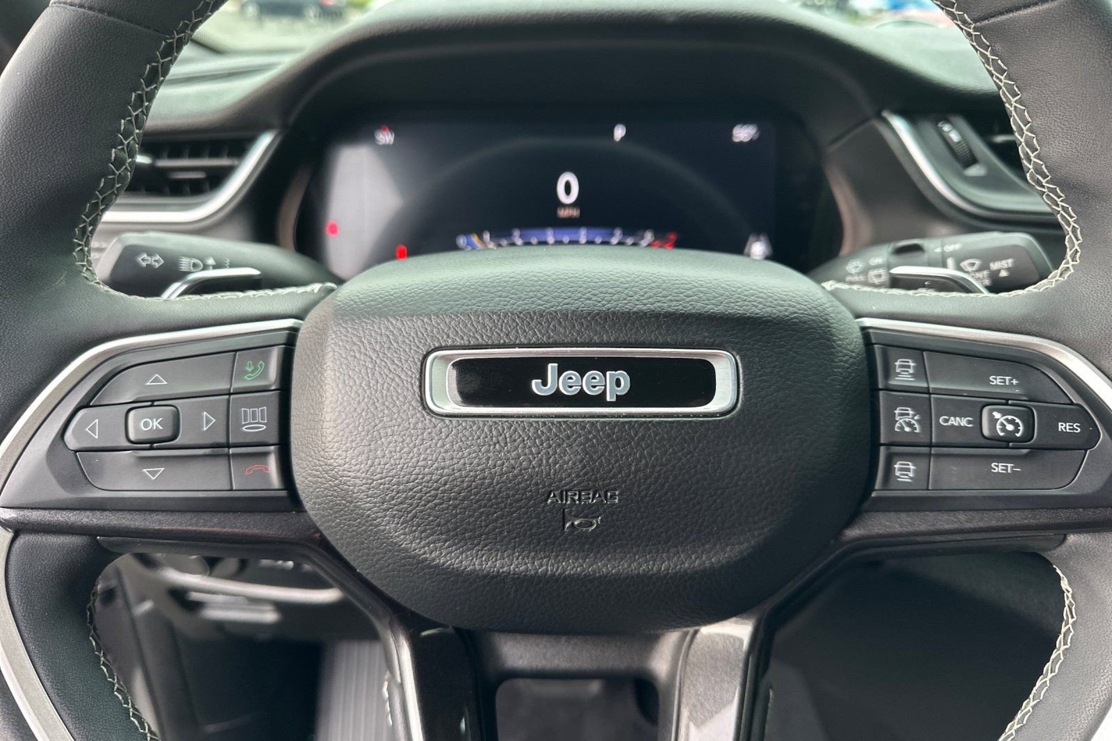 Used 2023 Jeep Grand Cherokee Altitude AWD/4WD image 27