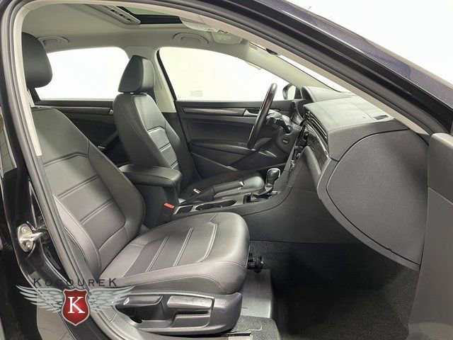 Used 2020 Volkswagen Passat 2.0T R-Line FWD image 23