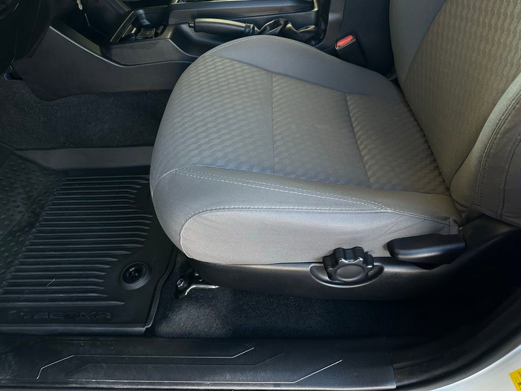 Used 2022 Toyota Tacoma SR image 12