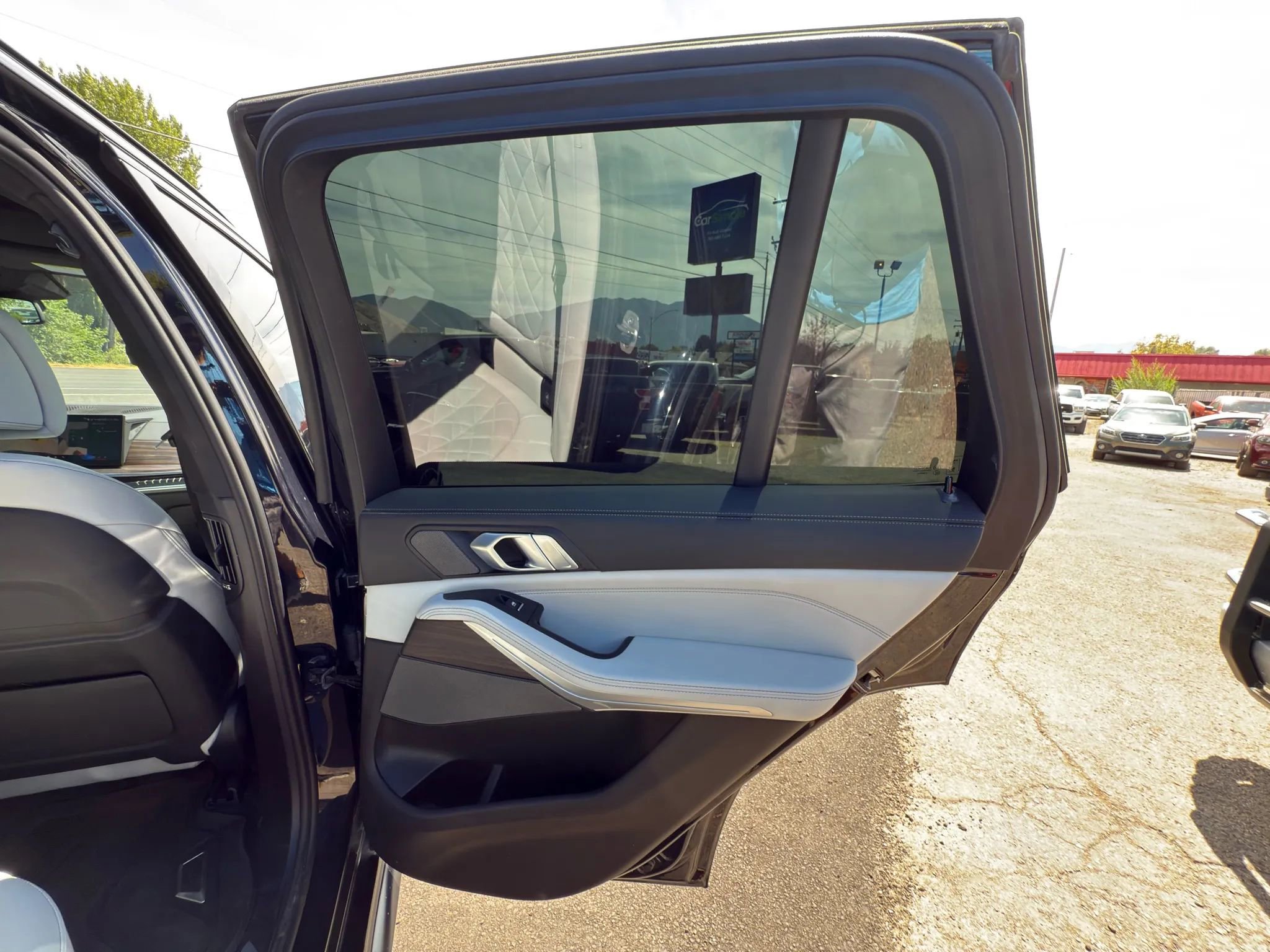 Used 2024 BMW X5 xDrive40i w/ M Sport Package image 10