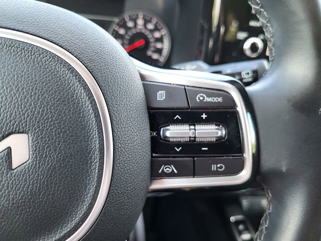Used 2023 Kia Sorento S image 19