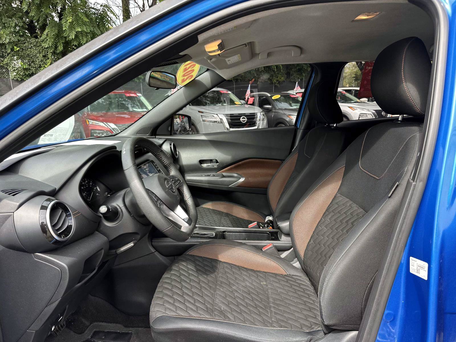 Certified 2021 Nissan Kicks SR FWD image 9