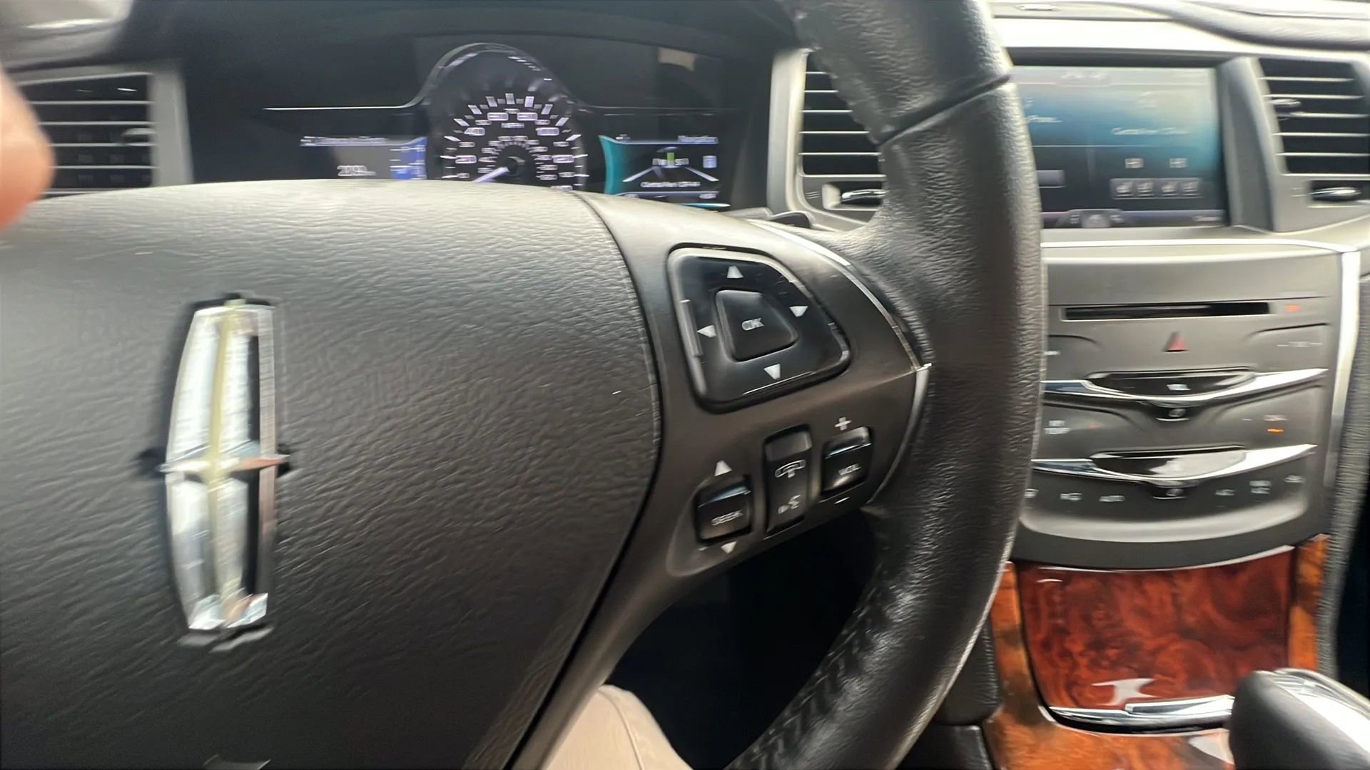 Used 2015 Lincoln MKS AWD w/ Equipment Group 101A image 15