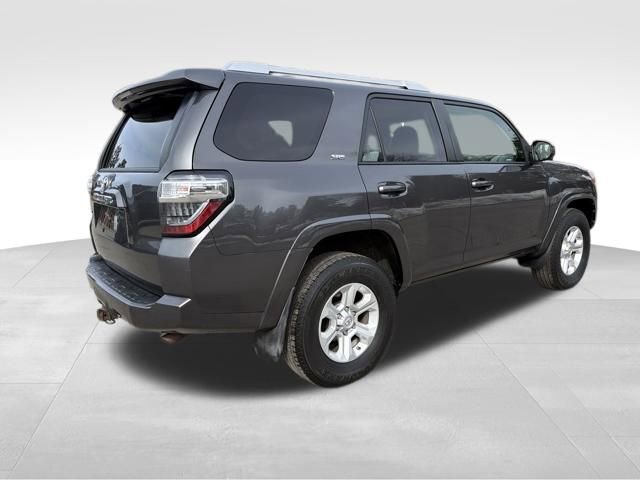 Used 2016 Toyota 4Runner SR5 image 3