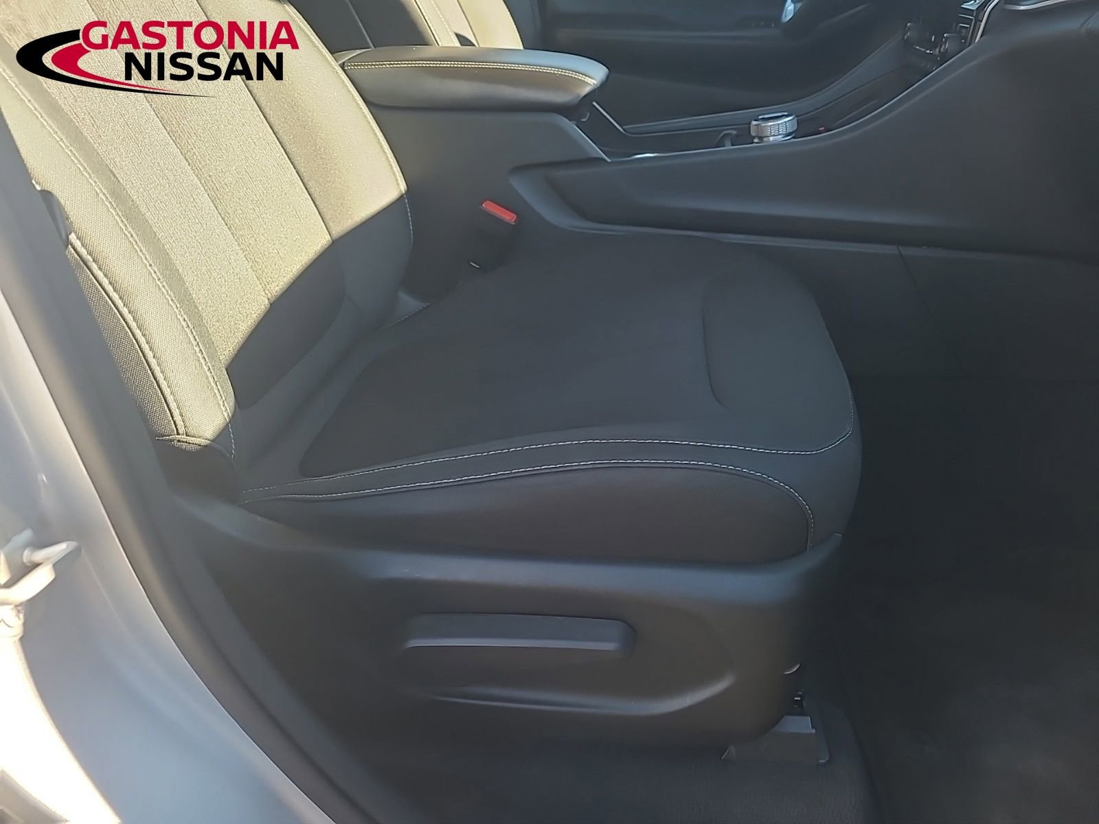 Used 2023 Jeep Grand Cherokee L Laredo image 18