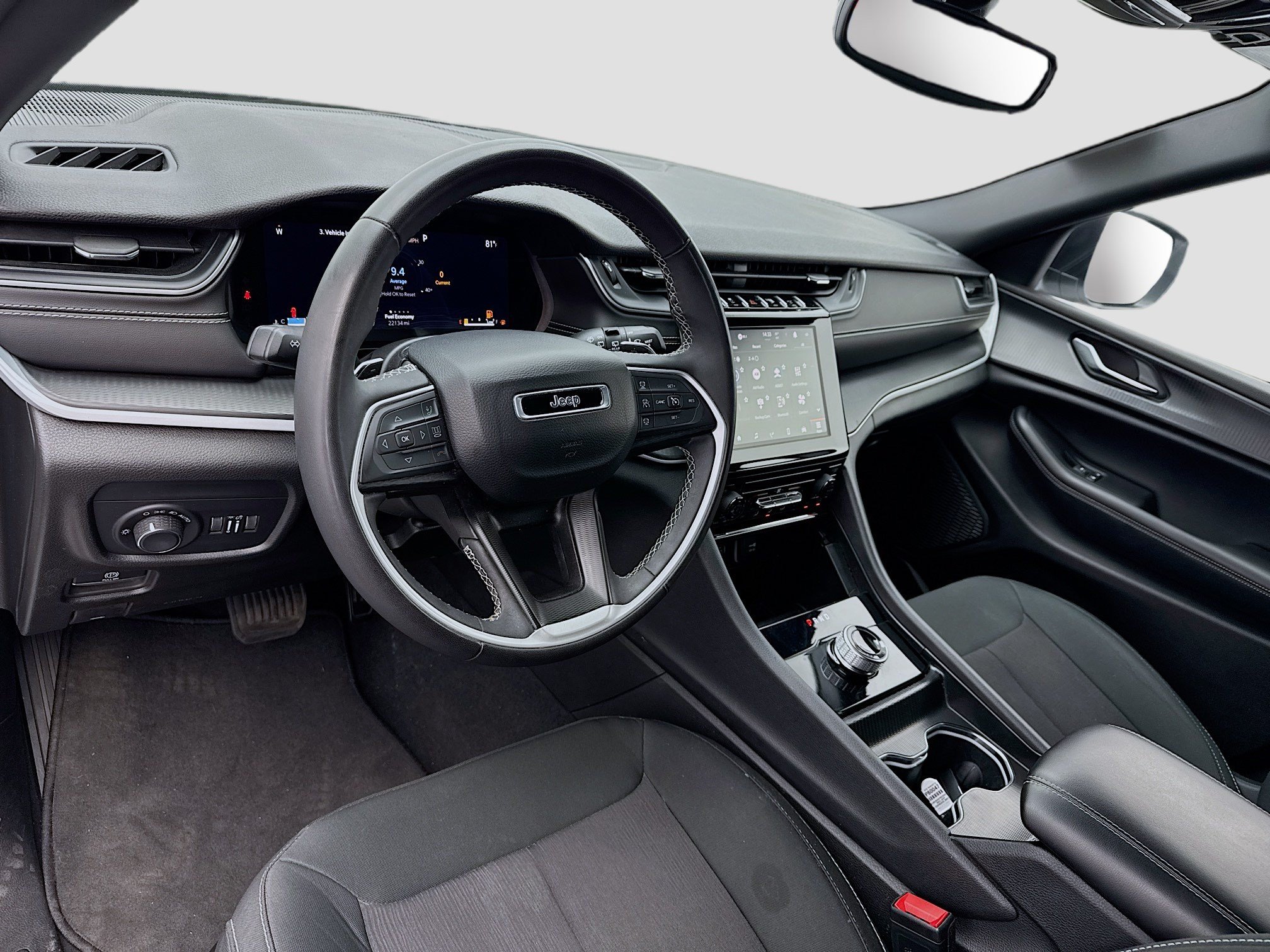 Used 2024 Jeep Grand Cherokee Laredo X RWD image 7