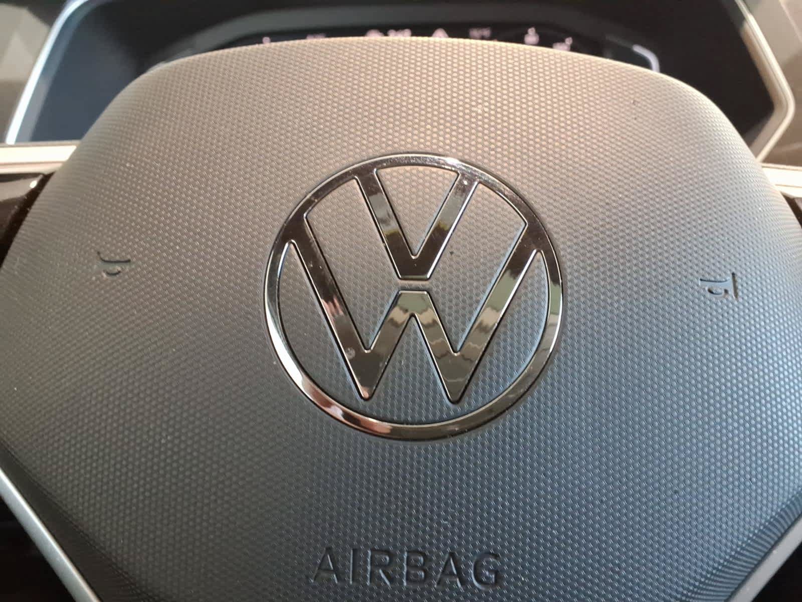 Used 2023 Volkswagen Tiguan SEL R-Line AWD/4WD image 15
