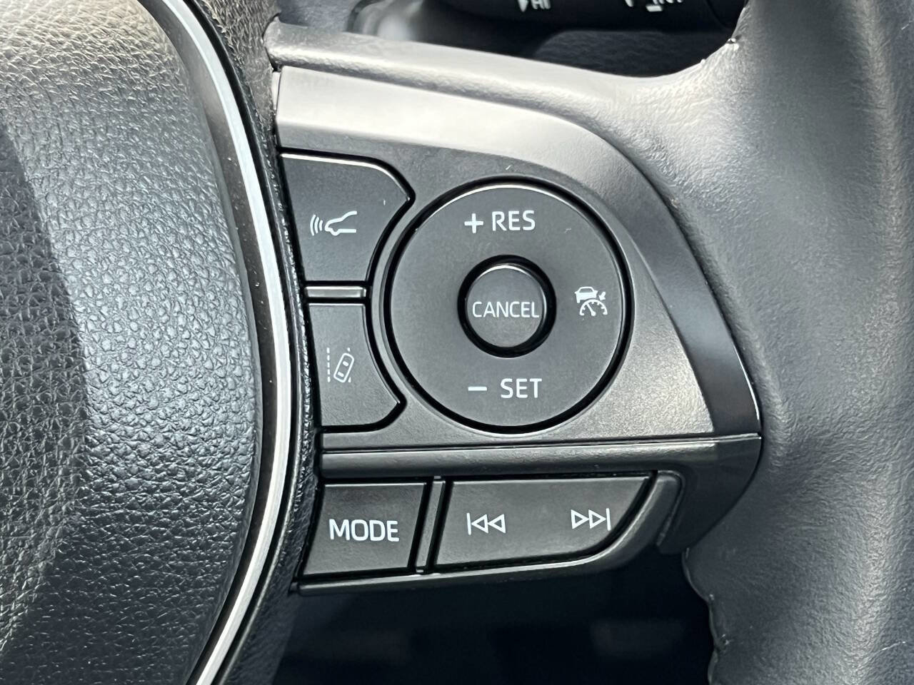 Used 2021 Toyota Corolla XLE image 23